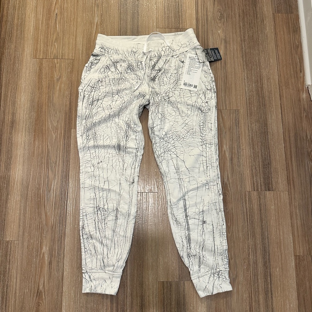 Lululemon NWT Tie-Dye Warm Down Jogger *Thread Dye, Cotton Terry Fabric, Size 8
